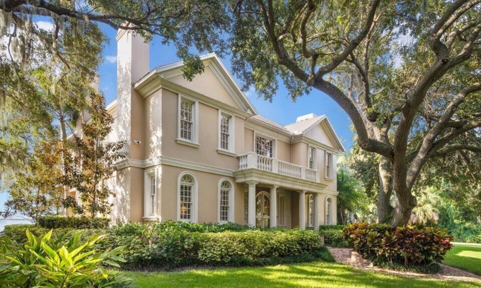 Ballast Point House | Bayshore Breeze by Brightwild | Waterfront Estate