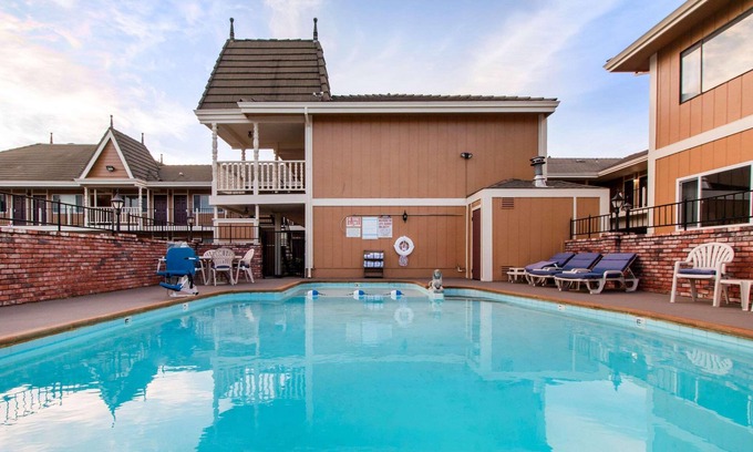 Downtown Hotel | Bayside Inn & Suites