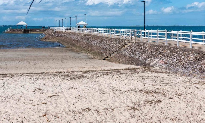 Wynnum Apartment | Bayside Lifestyle Getaway Sleeps 4