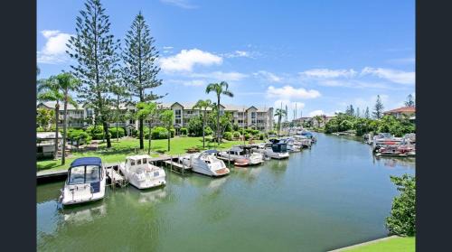 Runaway Bay Apartment | Bayview Bay Apartments and Marina