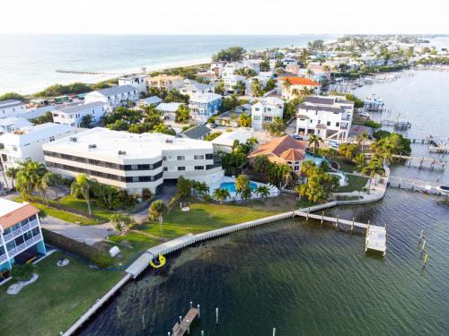 Bradenton Beach House | Bayview Condo B