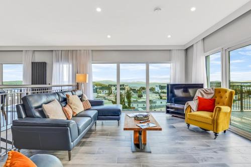 Downings House | BayView Luxury 4 Bedroom Villa