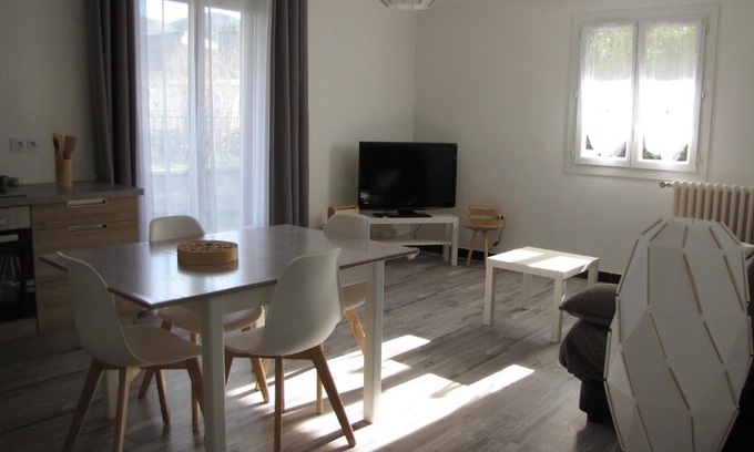 Bagneres-de-Bigorre Apartment | BdB nid douillet au rdc rando ressourçante