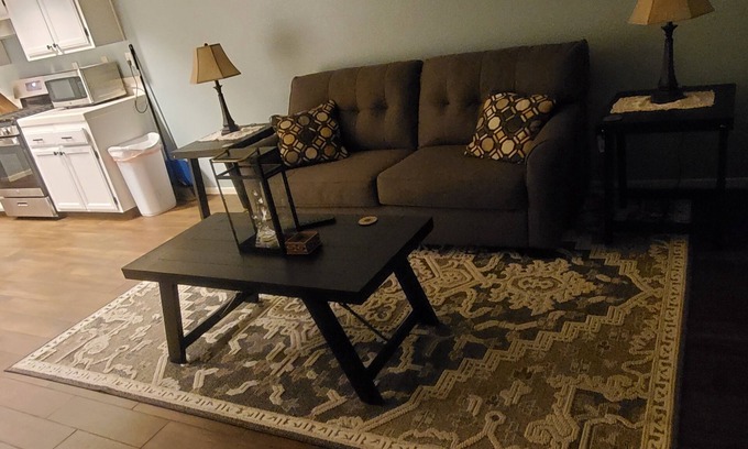 Salinas House | Be Our Guest for 10 at Simply a Spacious Stay