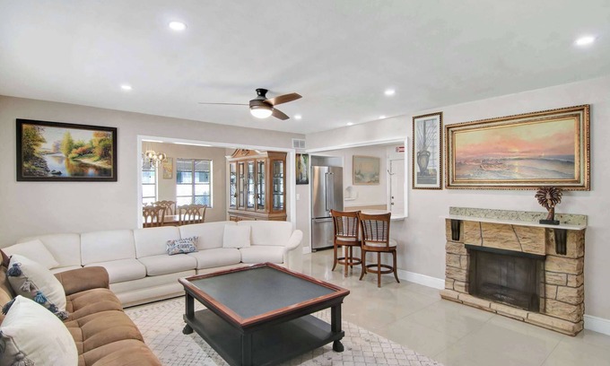 Riviera Beach House | Beach-Anchor Palms | Your Next W. Palm Beach Stay!