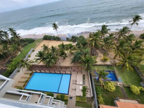 Uswetakeiyawa Apartment | Beach Front Apartment