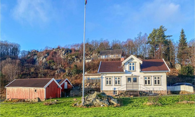 Farsund House | Beach Front Home In Farsund With Wifi