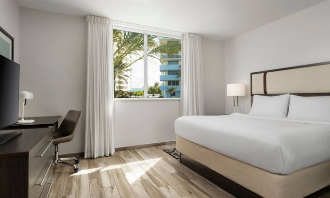 Surfside Hotel | Beach Getaway in Surfside – Pool, Kitchenette, Free Breakfast & Prime Location