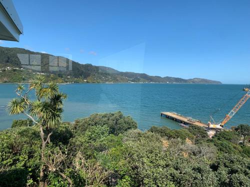 Lowry Bay House | Beach Home with 3 double bedrooms and amazing sea views