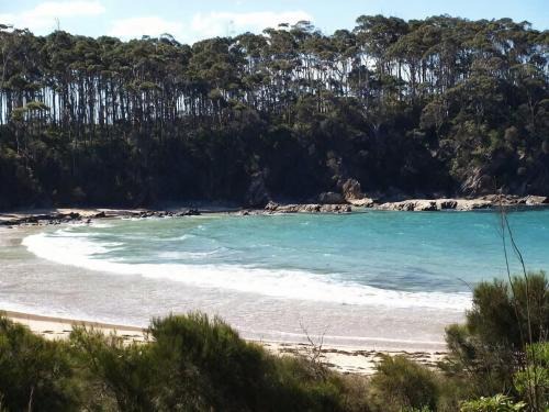 Batehaven House | Beach House Ocean Views in Batehaven