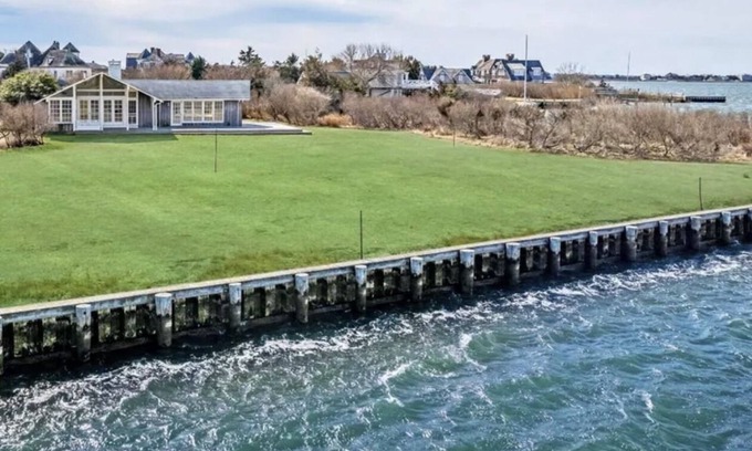 Quogue House | Beach House with 180 Degree Water Views with Breathtaking Sunsets