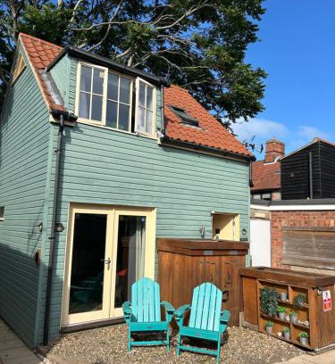 Sheringham House | Beach hut seaside cottage