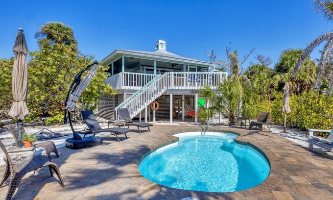 Cape Haze House | Beach pool house getaway on Kettle Harbor