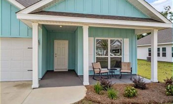 Foley House | Beach - Short Drive - 4 BDR (1K, 3Q); 3 BA; newly constructed house; sleeps 8