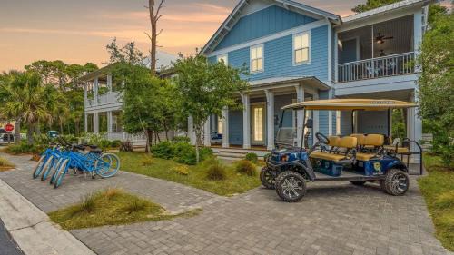 Lakeside at Blue Mountain Beach House | Beach Still My Heart by AvantStay 6 Seater Golf Cart Included Pool Access
