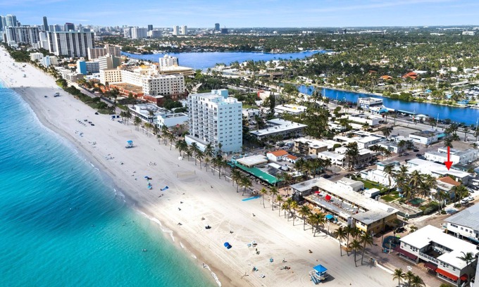 Hollywood Apartment | Beach Vibes Villa - Close to Beach