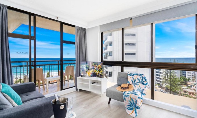 Surfers Paradise Apartment | Beachcomber Resort - Official