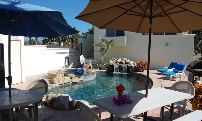 El Pescadero Villa | Beachfront with Pool & Jacuzzi in Front of Famous Surf Break