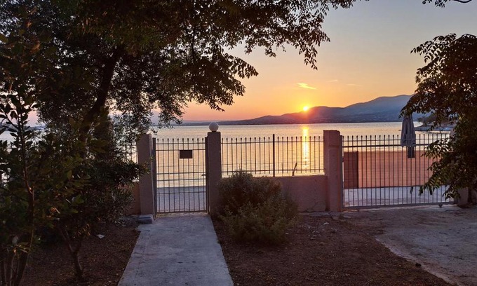 Salamis Apartment | Beachfront 2-bedroom apartment