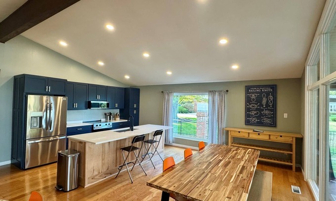 Sandusky House | Beachfront 4 Bd Steps 2 Cedar Point Open July