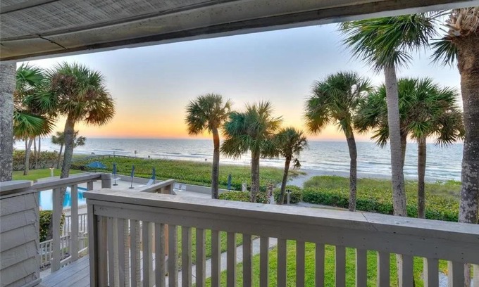 Belleair Beach House | Beachfront Aldea 14