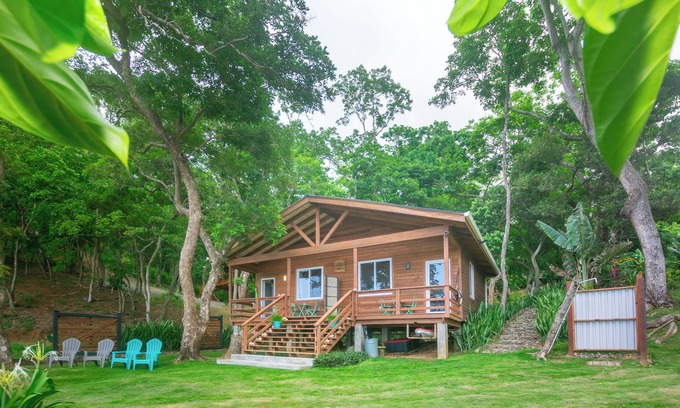 Punta Blanca Cabin | Beachfront Casita with Spectacular Ocean views in Roatan!
