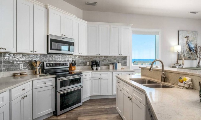 Southpointe House | Beachfront Columbia-Fort Morgan-elevator