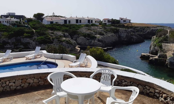 Los Delfines Apartment | Beachfront duplex with pool