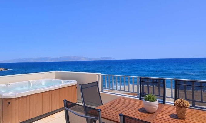 Agia Pelagia Apartment | Beachfront Ela Luxury Stay with Jacuzzi & Views
