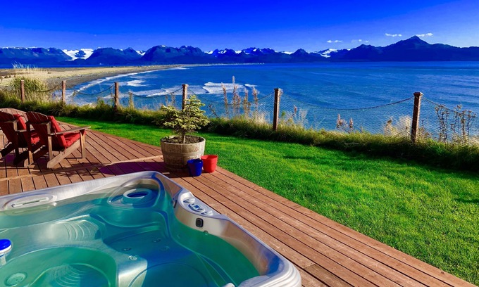 Homer Condo | Beachfront Glacier Views of Kachemak Bay with Hot Tub