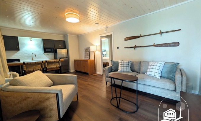 Detroit Lakes Hotel | Beachfront Haven