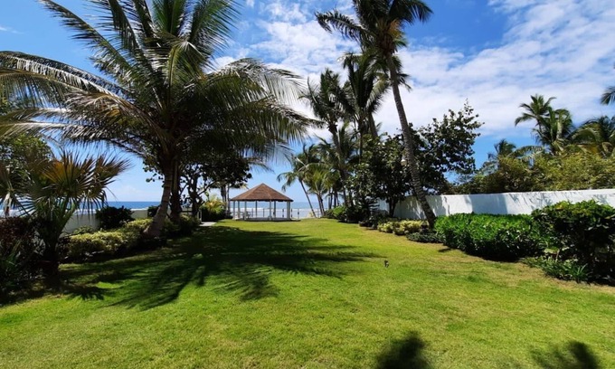 Caribbean Islands House | Beachfront house in Playa Juan Dolio