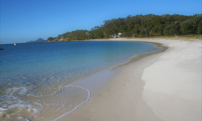 Corlette House | BEACHFRONT OASIS on Corlette Point Beach
