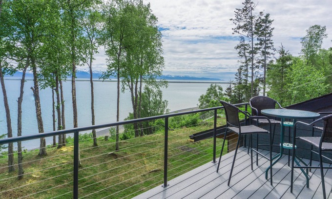 Homer House | Beachfront property! 2 Bed/2 Bath and no added cleaning fees