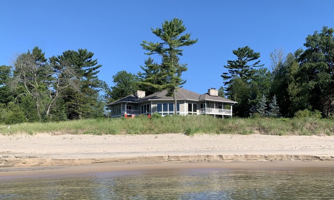 Oostburg House | Beachfront property with panoramic view of Lake Michigan!