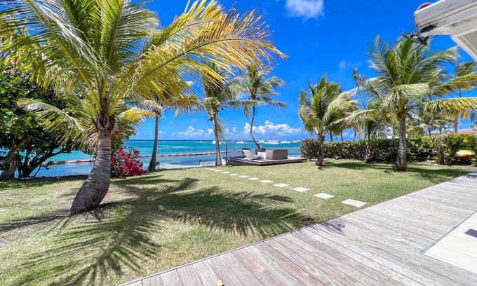 Saint-Francois Villa | Beachfront villa private pool & stunning views