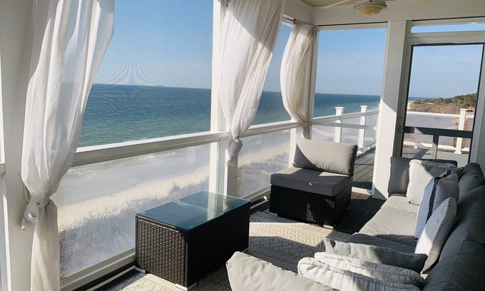 Picketts Harbor Villa | Beachfront Villa - Private Beach with Hot Tub