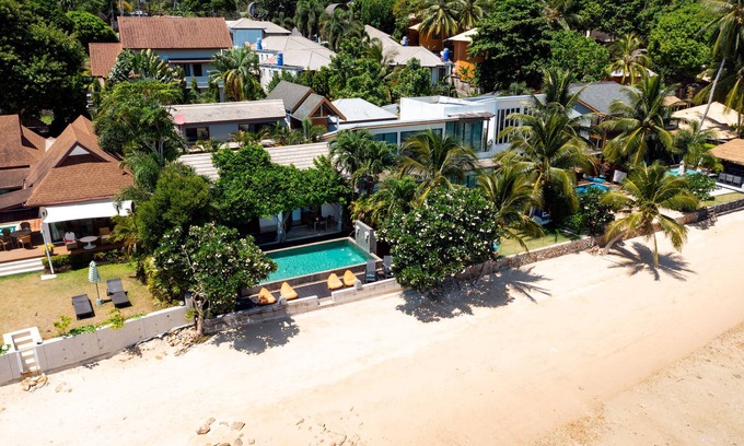 Koh Samui Villa | Beachfront Villa Private Beach & Pool 3 Ensuite Bedrooms Housekeeper included