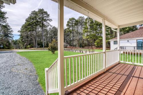 Captain's Cove House | Beachin' at the Cove - Golf course, Shared pool & more!