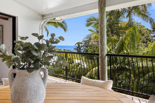 Coolum Beach House | Beachside 4-Bed Retreat with Study Nook & Views