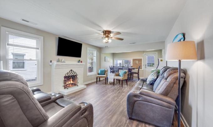 Crescent Beach House | Beachy Keen, North Myrtle Beach beach single-family house, 150 feet to ocean! Pets welcome!