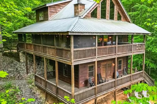 Hiawassee House | Bear Foot Haven