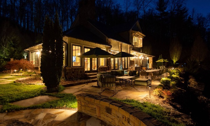 Tuckasegee House | Bear Lake Heaven a private lakefront resort