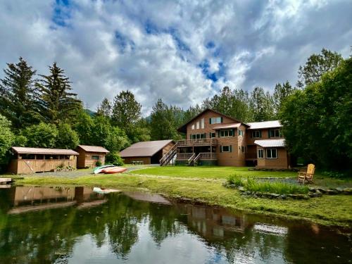 Bear Creek Bed & Breakfast | Bear Lake Lodgings B&B, Inc