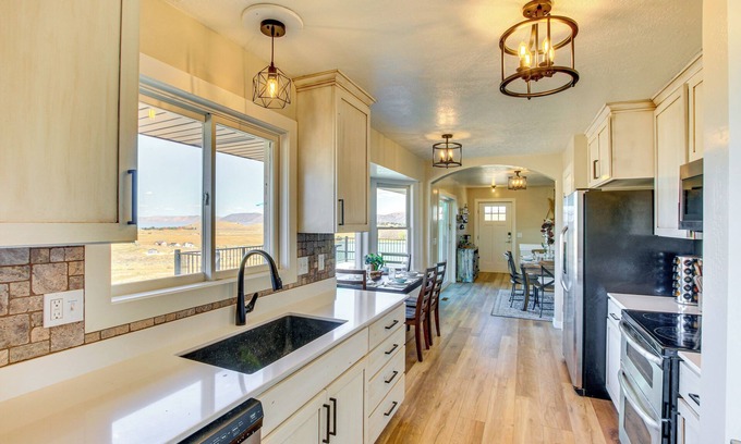 Sweetwater House | Bear Lake Retreat w/Beach & Hot Tub Access!