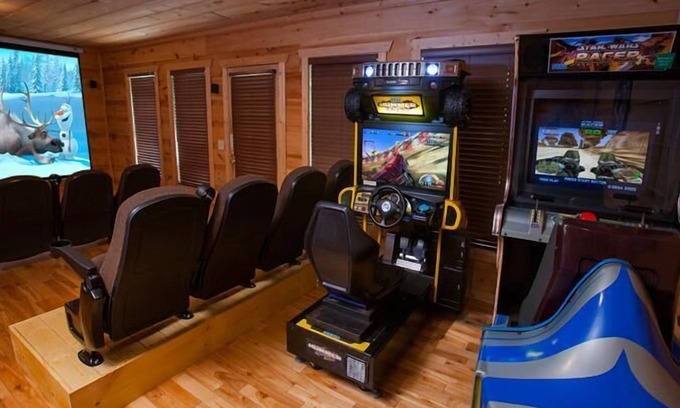 Sevierville Cabin | Bear Loads of Fun in Pigeon Forge #unforgettable 2 bedroom w/Gameroom & Full Theater!