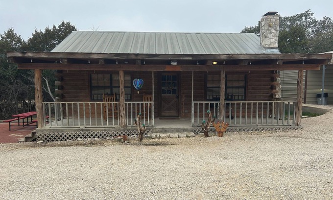 Concan Cabin | "Bearly Beehavin" 2-bdrm 1 bthrm cabin with WiFi, AC. Unwind & relax in ConCan