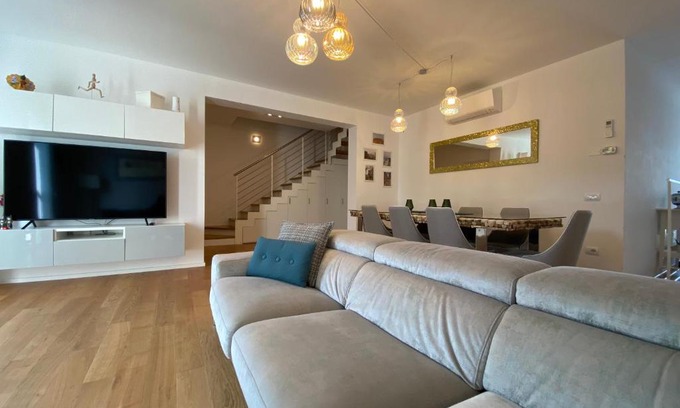 Ravenna Apartment | Beatrice Luxury Home
