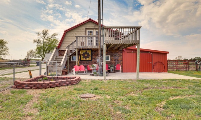 Holmesville Apartment | Beatrice Studio w/Fire Pit: Near Golf!