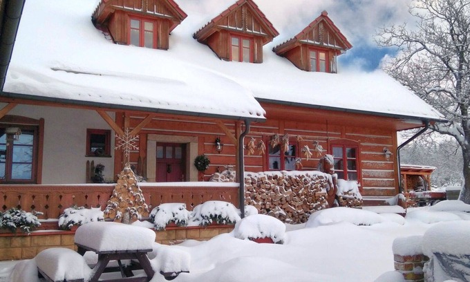 Uhlejov Villa | Beautiful private villa for 24 people with private pool, WIFI, TV, terrace and pets allowed